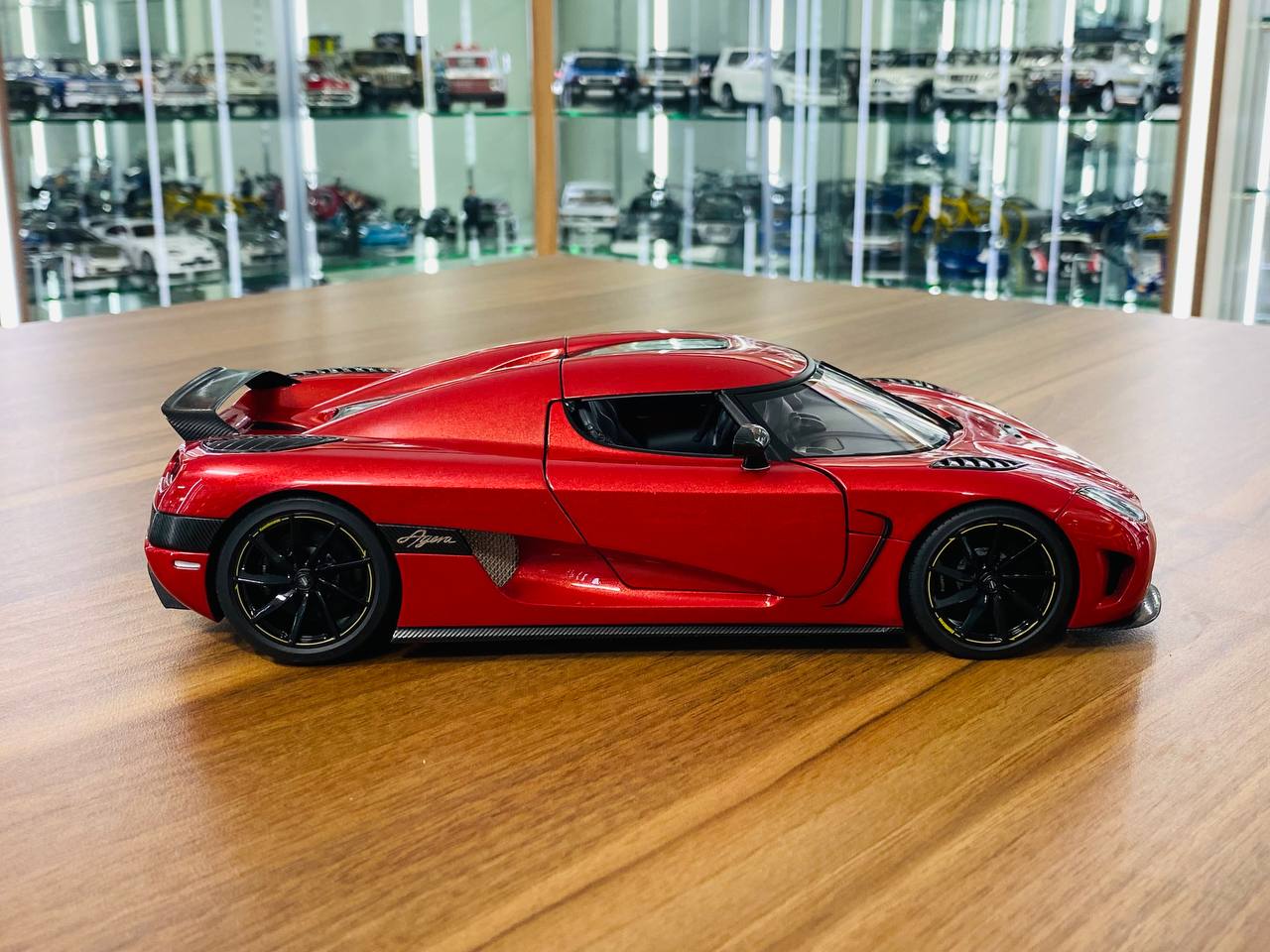 1/18 Diecast AutoArt Koenigsegg Agera in Red