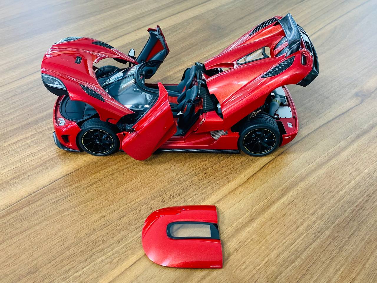 1/18 Diecast AutoArt Koenigsegg Agera in Red