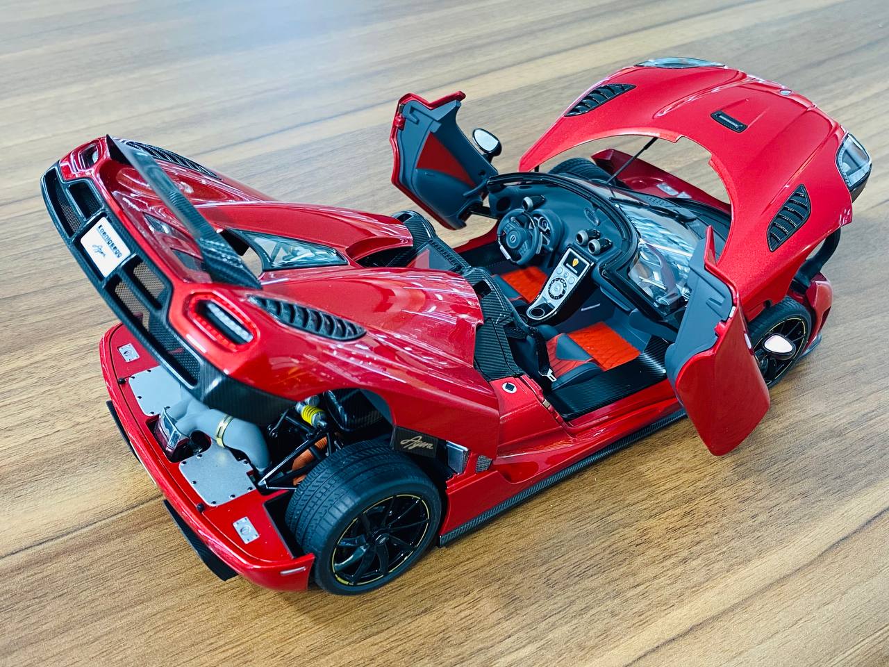 1/18 Diecast AutoArt Koenigsegg Agera in Red