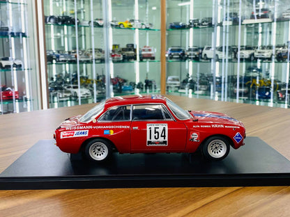 1/18 Diecast AutoArt Alfa Romeo GT AM Hahne DRM 1971 #154 in Red