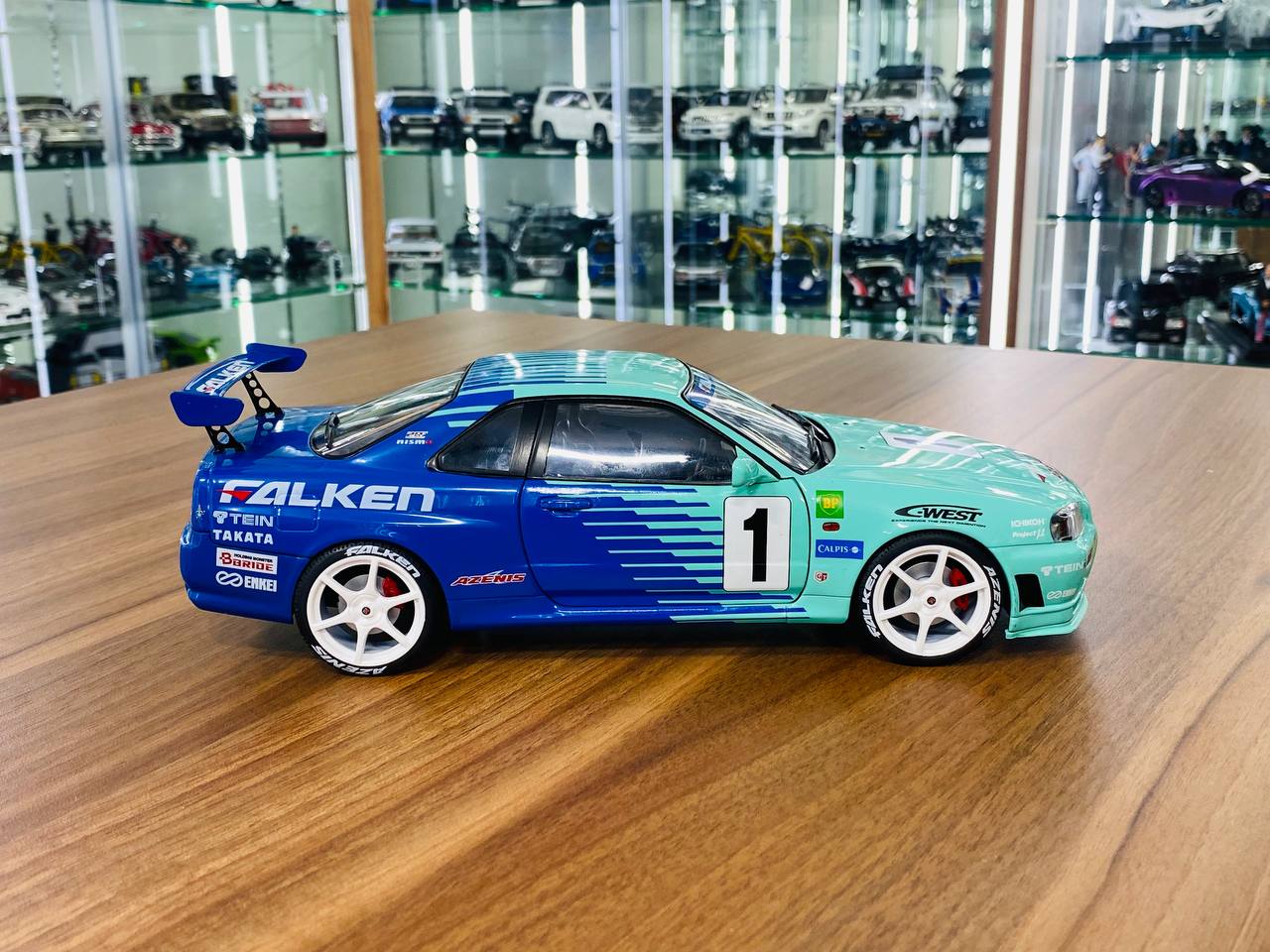 1/18 Diecast Solido Nissan Skyline GT-R R34 2001 Falcon #1 in Falcon Blue