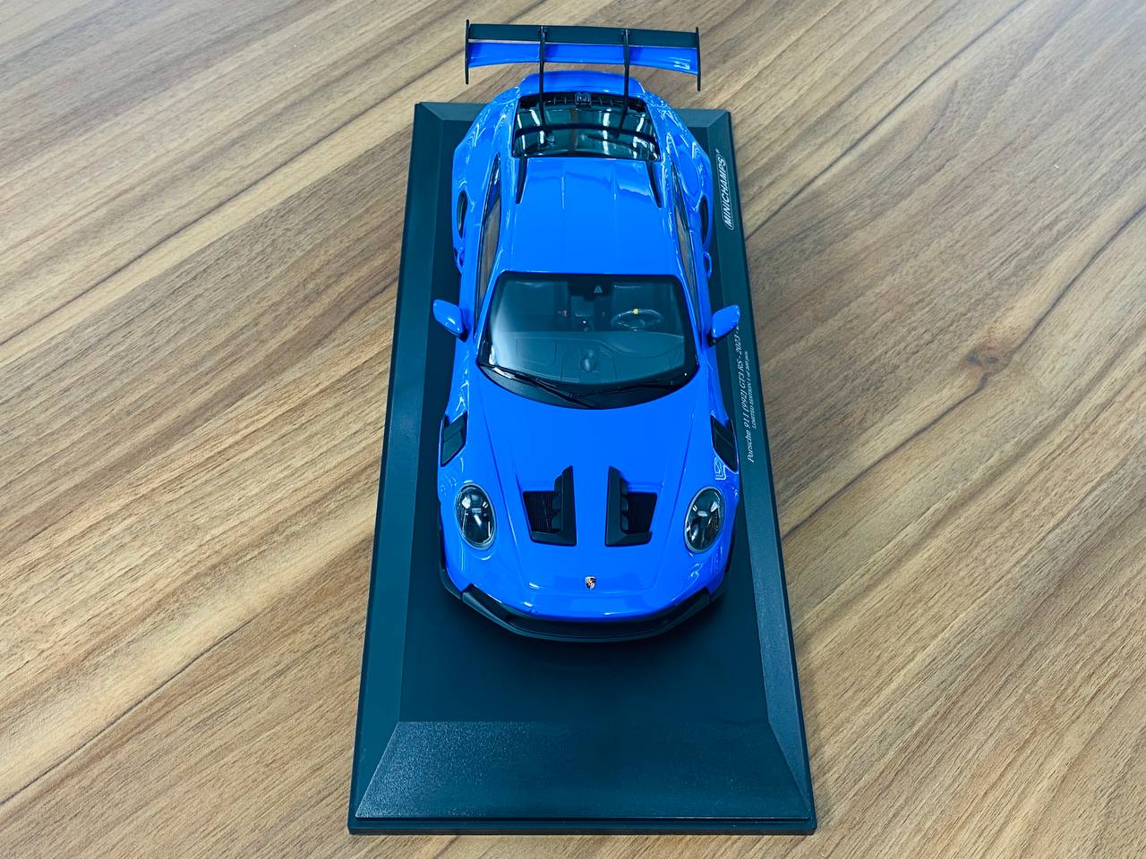 1/18 Diecast Minichamps Porsche 911 (992) GT3 RS 2023 in Blue