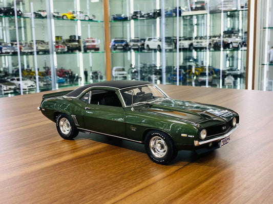 1/18 Diecast Model - Highway 61 Chevrolet Camaro SS 1969 in Fathom Green, Full Opening