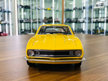 1/18 Diecast Model - ExactDetail Replicars Chevrolet Crusher Camaro 1967 in Yellow, Full Opening