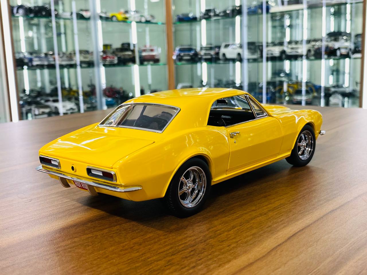 1/18 Diecast Model - ExactDetail Replicars Chevrolet Crusher Camaro 1967 in Yellow, Full Opening