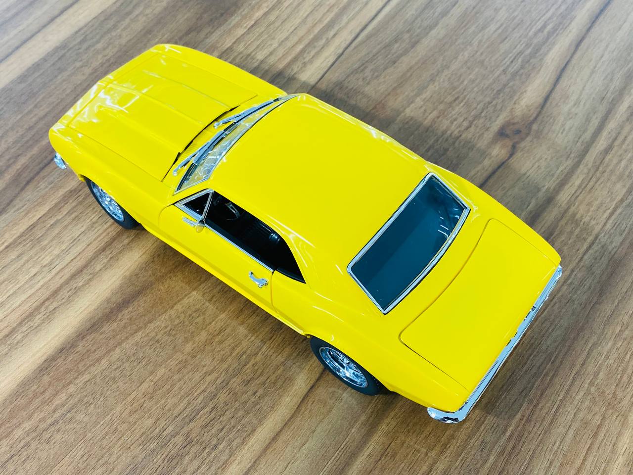 1/18 Diecast Model - ExactDetail Replicars Chevrolet Crusher Camaro 1967 in Yellow, Full Opening