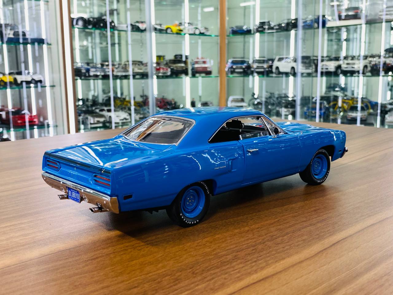 1/18 Diecast Model - GMP Plymouth Road Runner 1970 in Blue, Full Opening