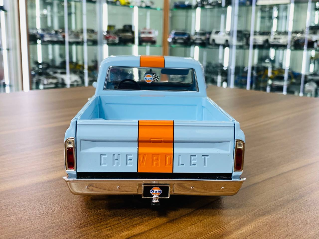 1/18 Diecast Model - ACME Chevrolet C-10 Gulf Racing 1968 in Gulf Colors, Full Opening