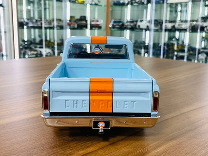 1/18 Diecast Model - ACME Chevrolet C-10 Gulf Racing 1968 in Gulf Colors, Full Opening