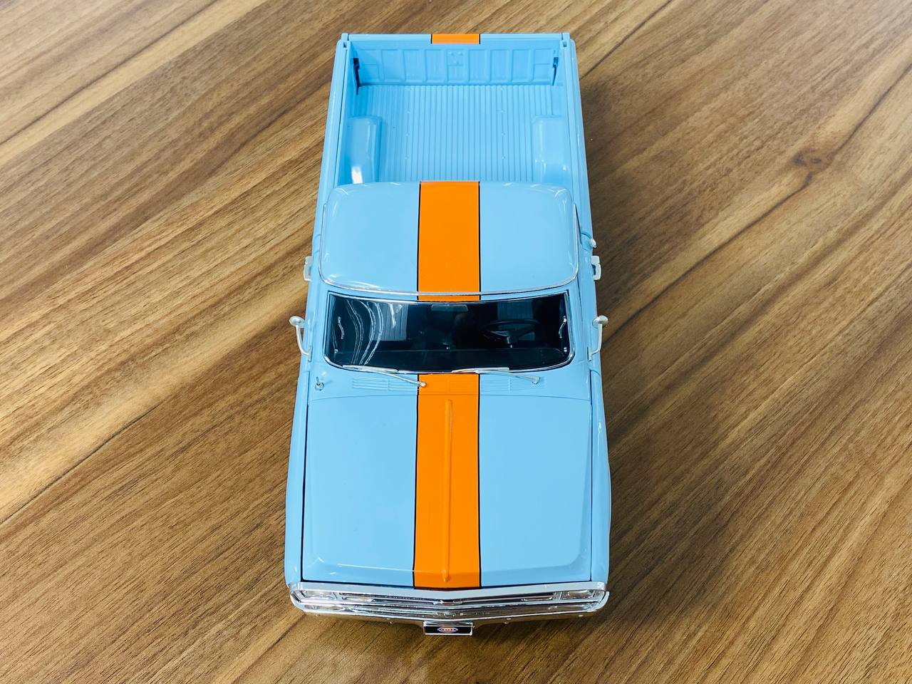 1/18 Diecast Model - ACME Chevrolet C-10 Gulf Racing 1968 in Gulf Colors, Full Opening