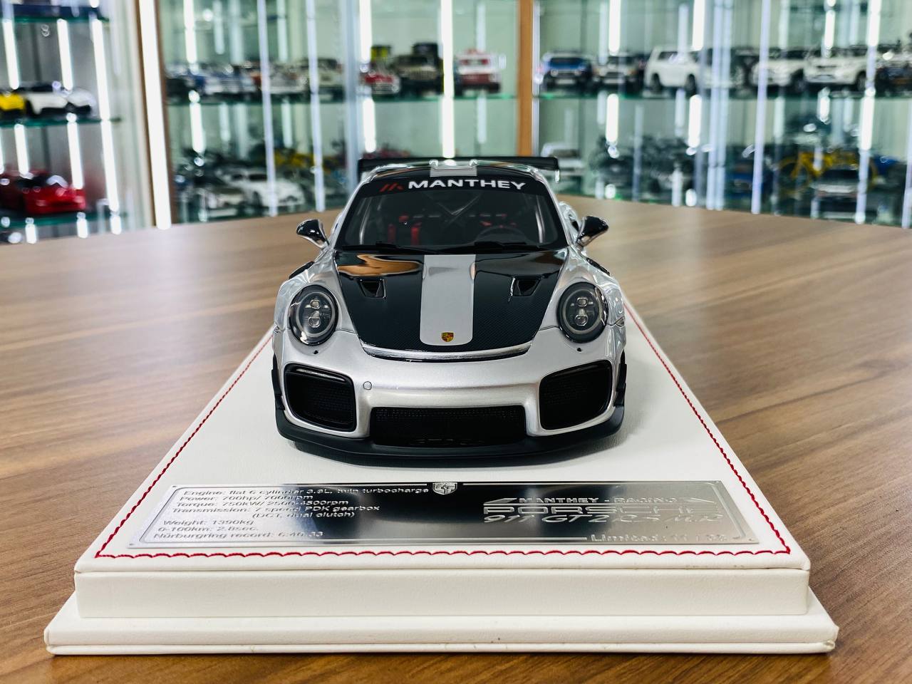 1/18 Resin Model - Davis & Giovanni Porsche 911 GT2 RS MR Manthey Racing in Silver, Limited to 38 Pieces