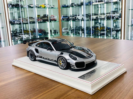 1/18 Resin Model - Davis & Giovanni Porsche 911 GT2 RS MR Manthey Racing in Silver, Limited to 38 Pieces