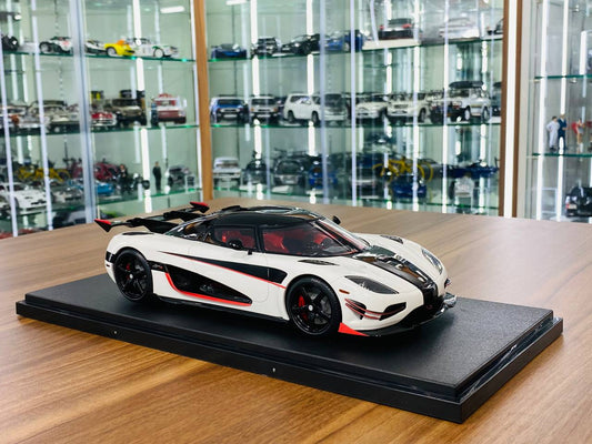 1/18 Resin Model - GT Spirit Koenigsegg AGERA RS in White with Red Interior, Limited Edition