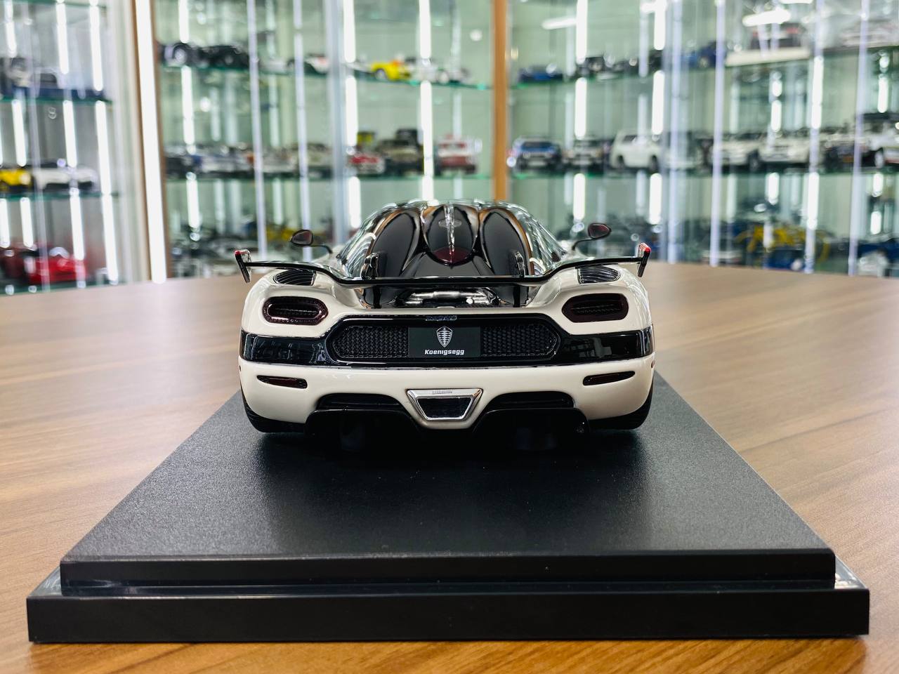 1/18 Resin Model - GT Spirit Koenigsegg AGERA RS in White with Red Interior, Limited Edition