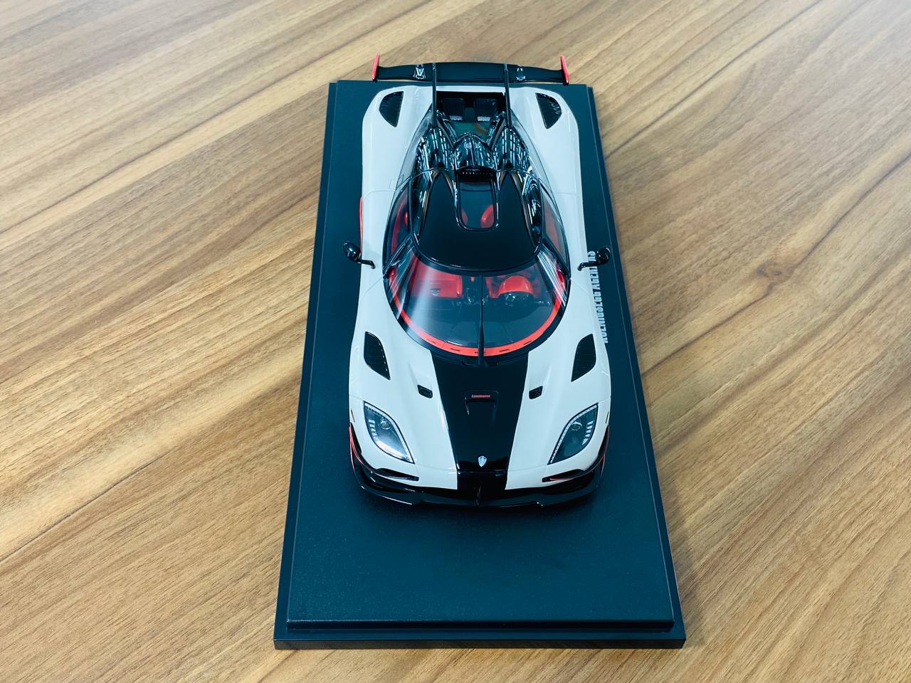 1/18 Resin Model - GT Spirit Koenigsegg AGERA RS in White with Red Interior, Limited Edition