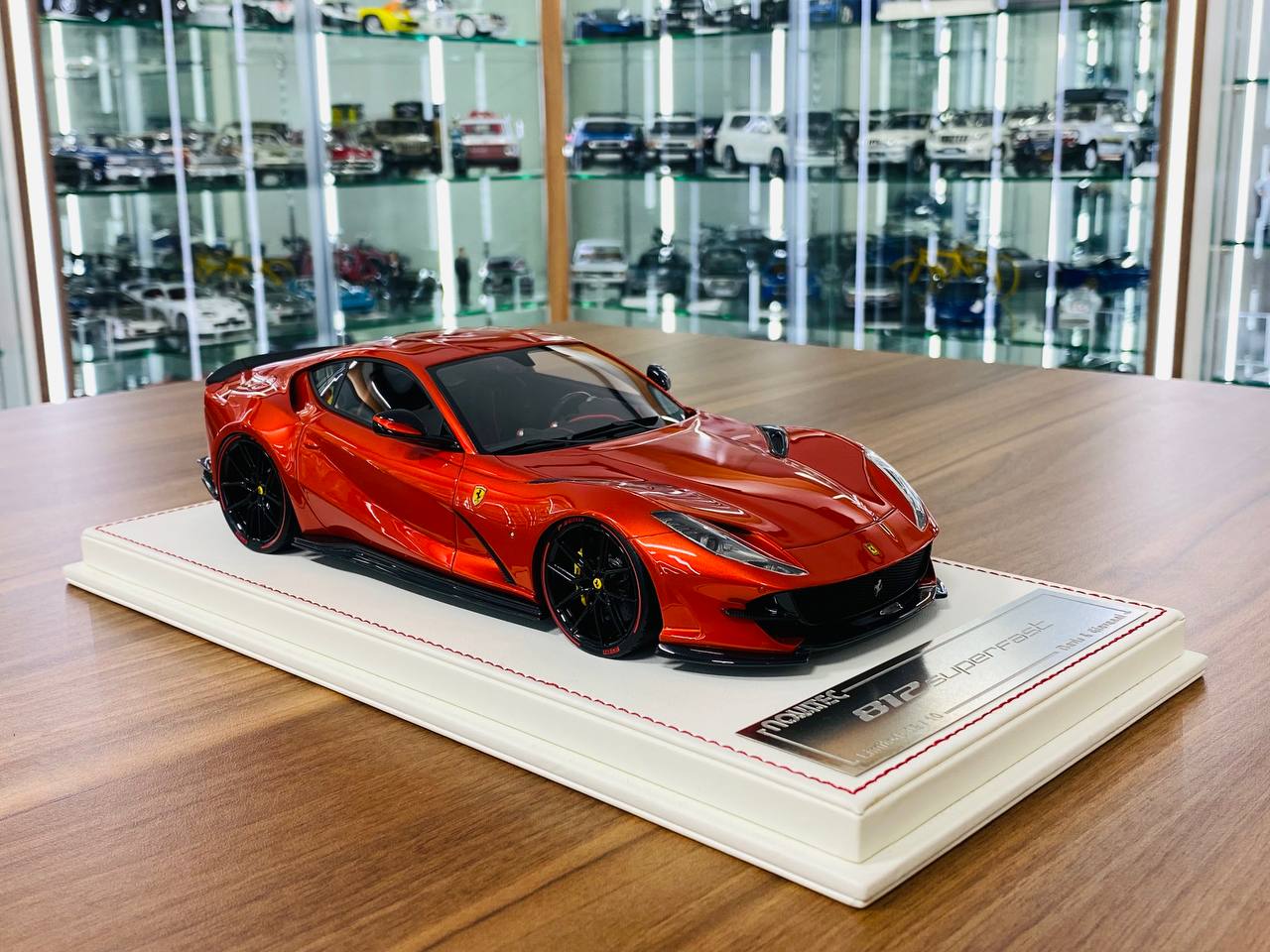 1/18 Resin Model - Davis & Giovanni Ferrari 812 Superfast in F1 Red, Limited to 10 Pcs