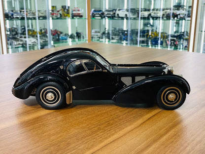 1/18 Diecast - CMC Bugatti Typ 57 SC Atlantic Coupe in Black, Limited Edition