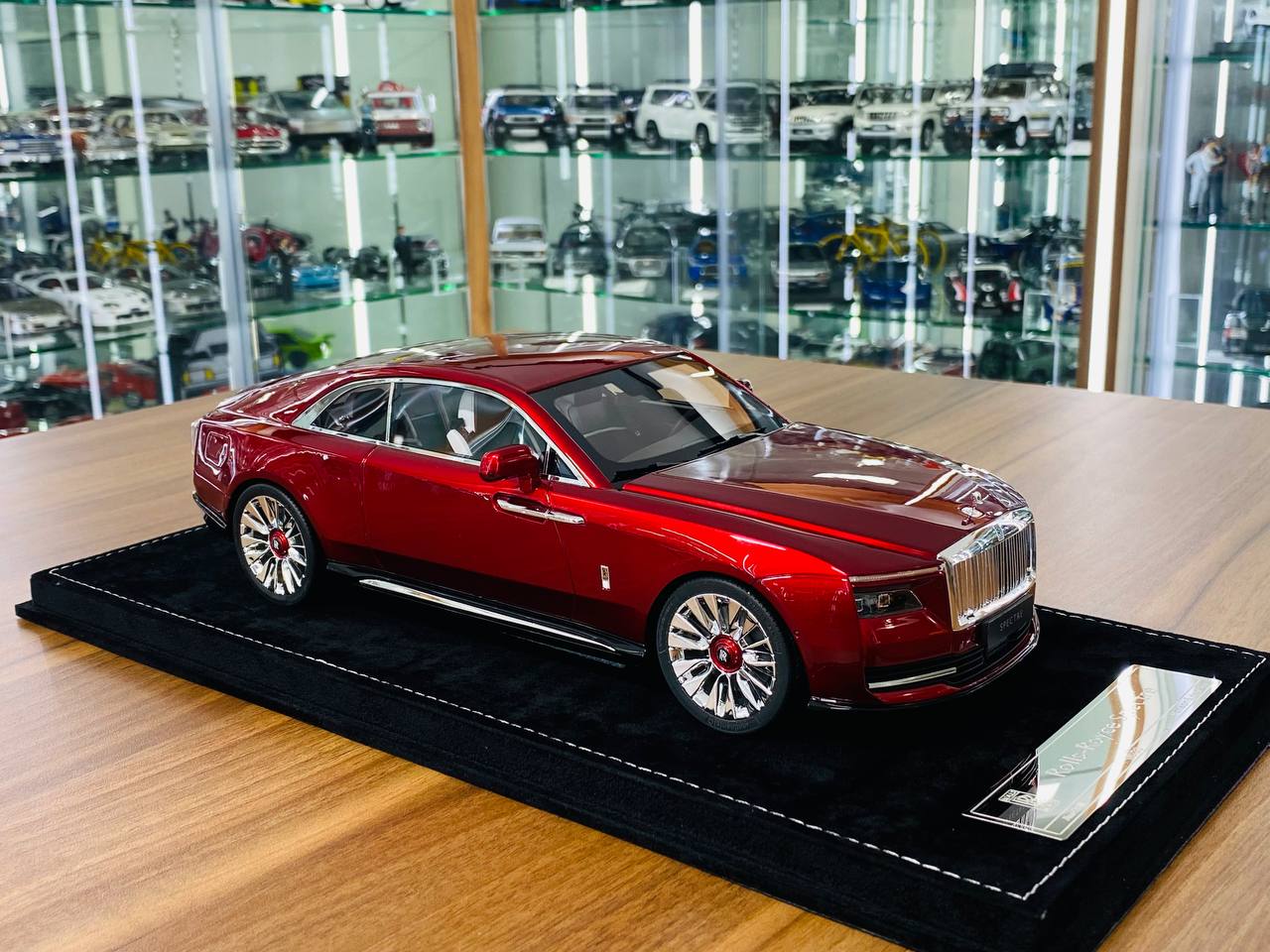 1/18 Resin Model - H&H Rolls Royce Spectre in Lava Red, Limited to 30 Pieces