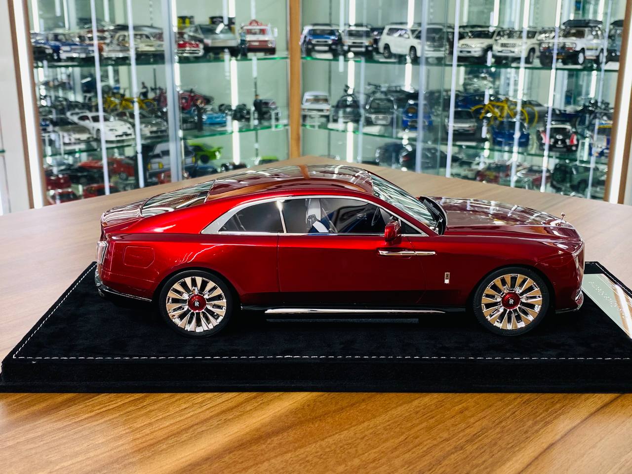 1/18 Resin Model - H&H Rolls Royce Spectre in Lava Red, Limited to 30 Pieces