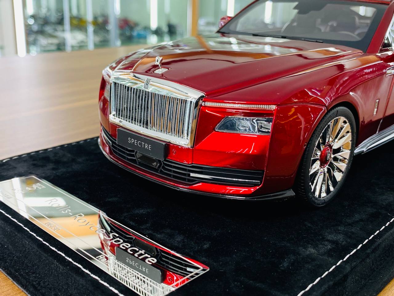 1/18 Resin Model - H&H Rolls Royce Spectre in Lava Red, Limited to 30 Pieces