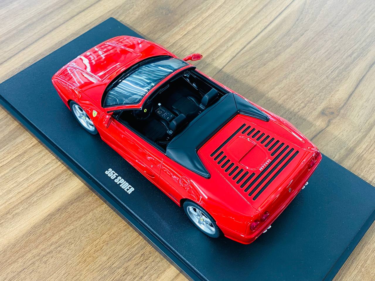 1/18 Resin Model - GT Spirit Ferrari 355 Spider in Red, Limited Edition