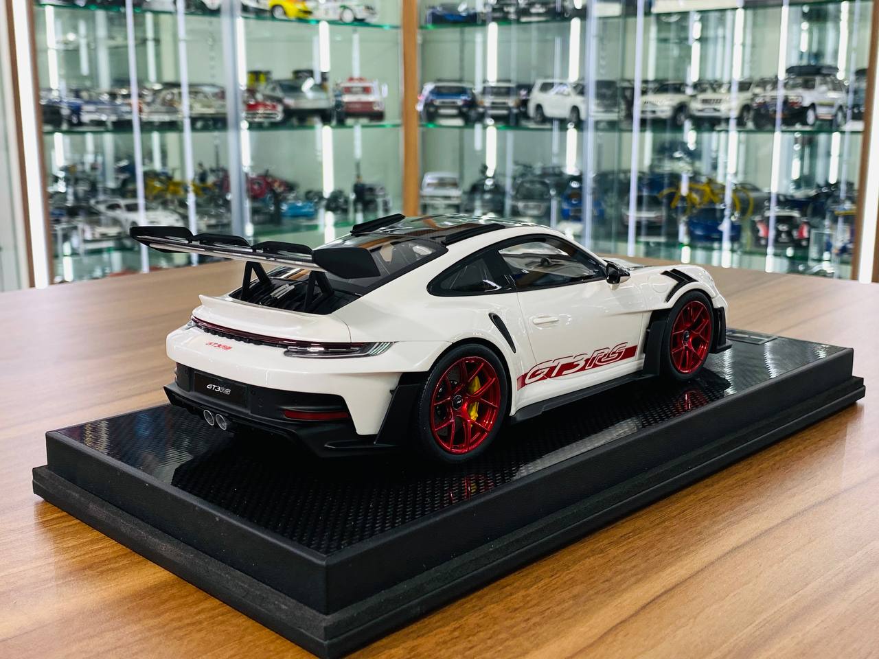 1/18 Resin Model - Timothy & Pierre Porsche 911 (992.1) GT3 RS Weissach Package in White/Red, Limited to 40 Pcs