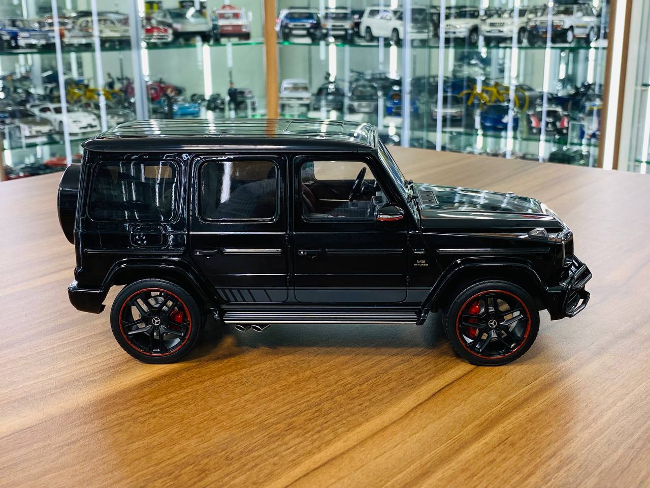 1/18 Diecast  Mercedes Benz AMG G 63 (2019) Obsidian Black by Almost Real