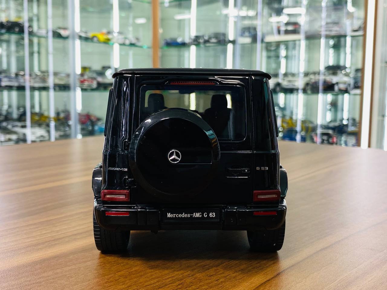 1/18 Diecast  Mercedes Benz AMG G 63 (2019) Obsidian Black by Almost Real