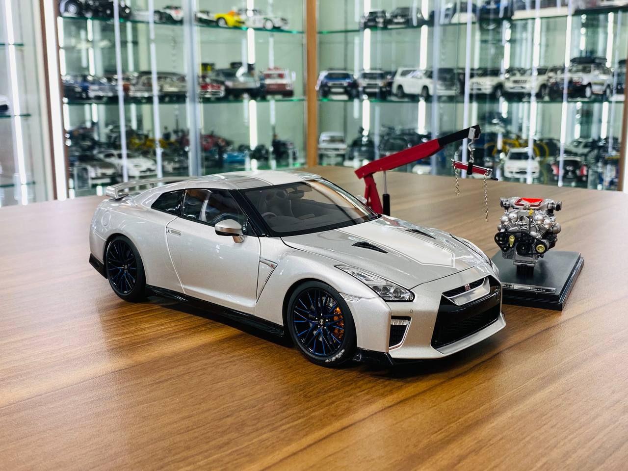 1/18 Diecast MotorHelix Nissan GT-R R35 50th Anniversary in Silver Ultimate Metal, Limited to 599 Pieces