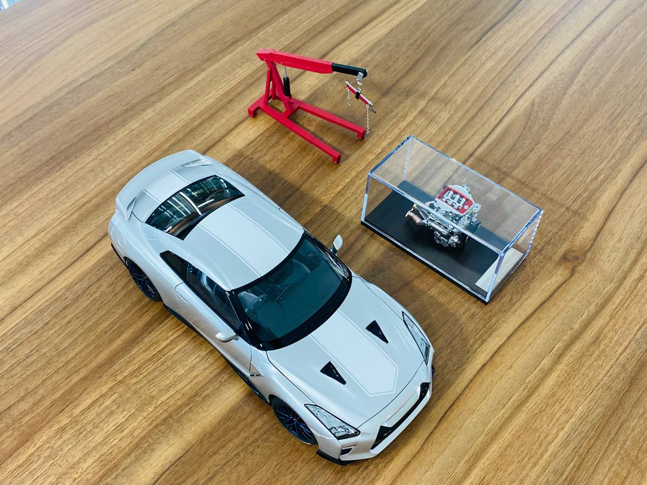 1/18 Diecast MotorHelix Nissan GT-R R35 50th Anniversary in Silver Ultimate Metal, Limited to 599 Pieces