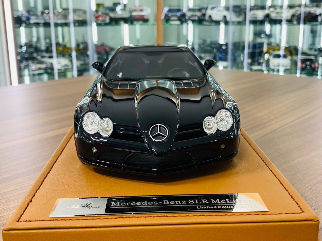 1/18 Resin Model - IVY Models Mercedes-Benz SLR McLaren in Metallic Black, Limited to 66 Pieces