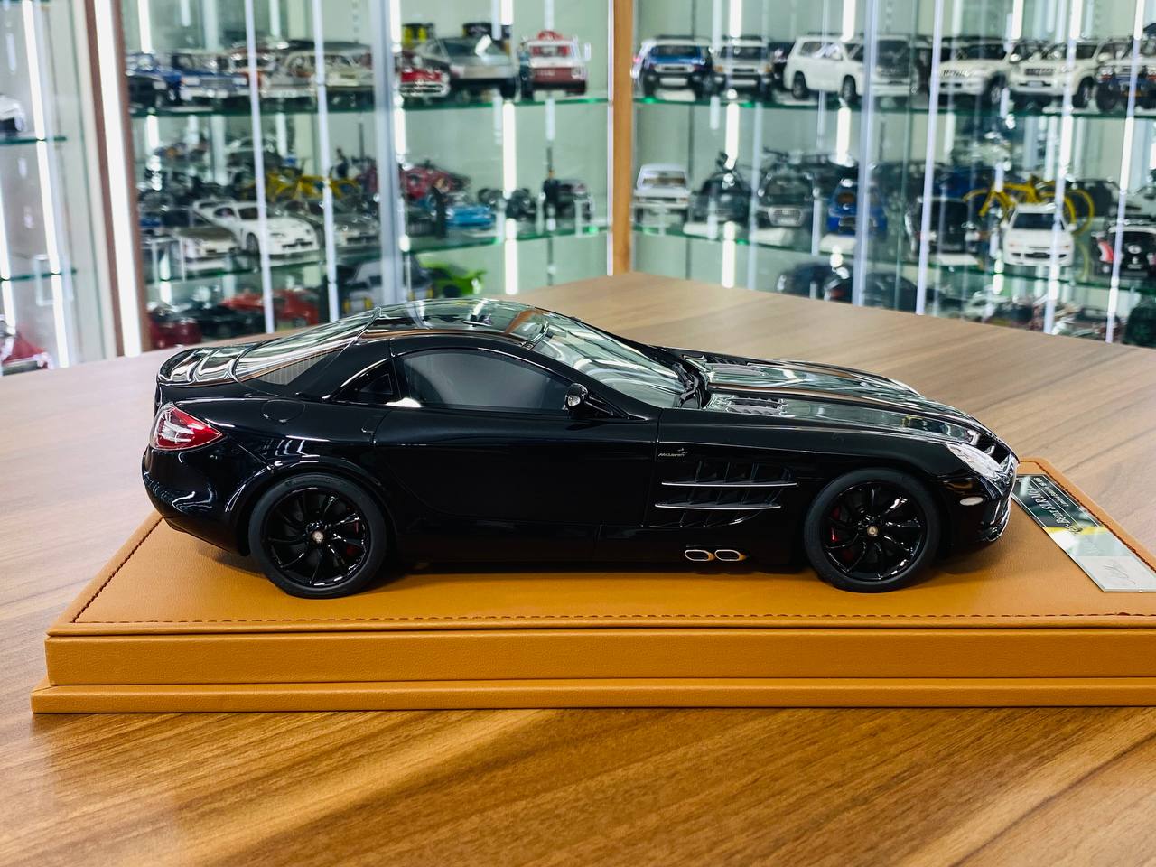 1/18 Resin Model - IVY Models Mercedes-Benz SLR McLaren in Metallic Black, Limited to 66 Pieces