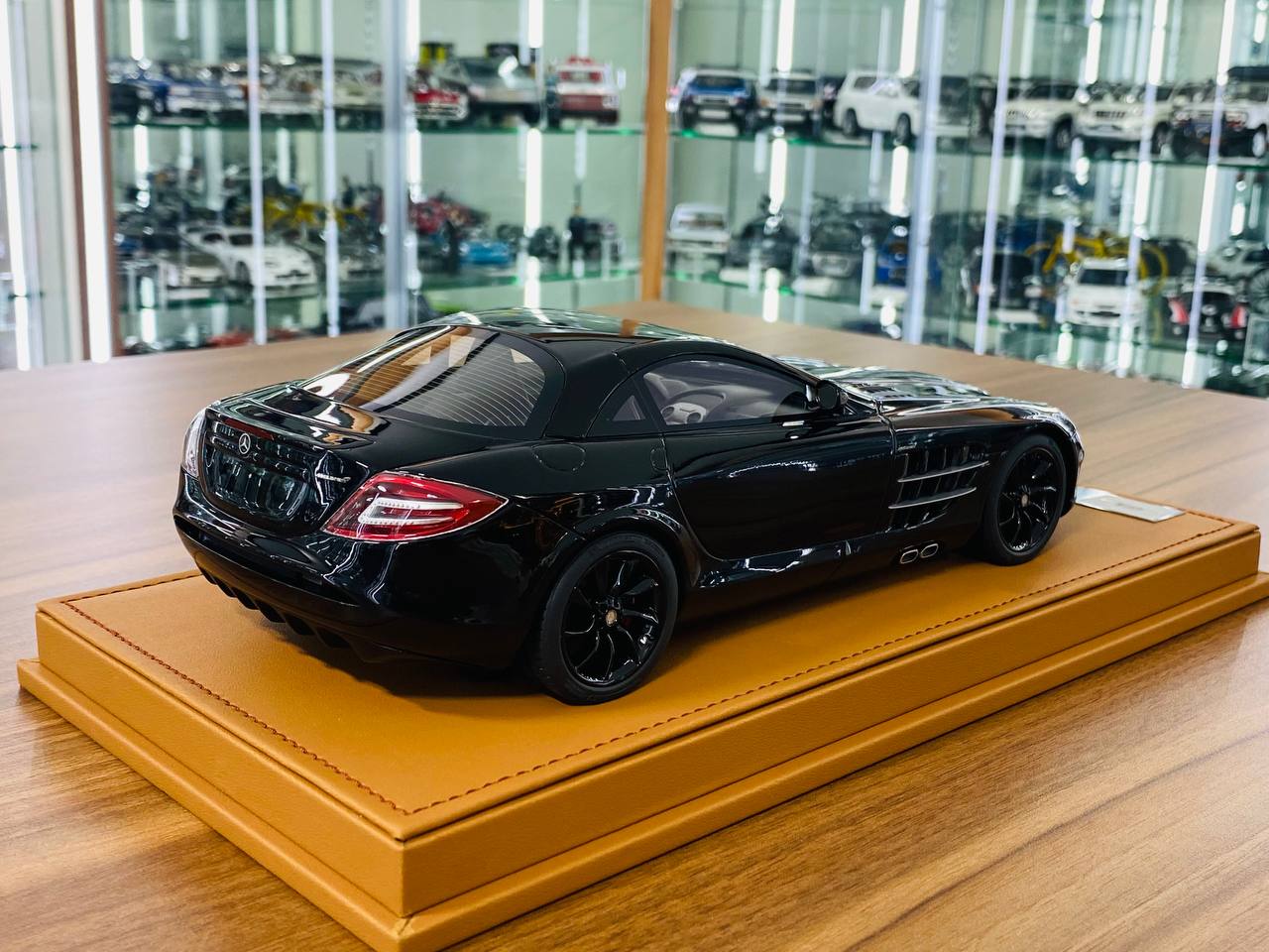 1/18 Resin Model - IVY Models Mercedes-Benz SLR McLaren in Metallic Black, Limited to 66 Pieces