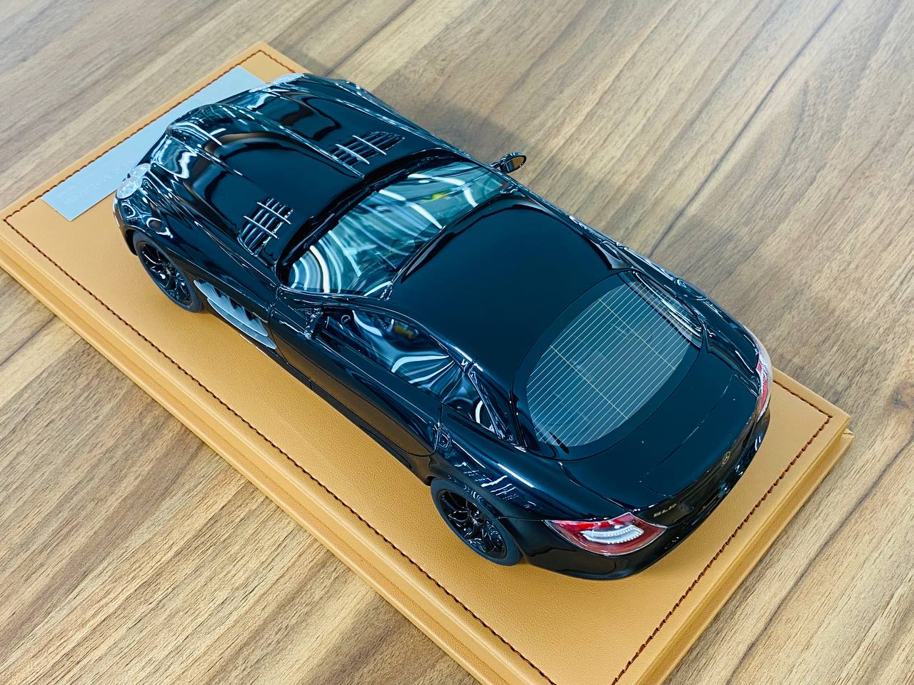 1/18 Resin Model - IVY Models Mercedes-Benz SLR McLaren in Metallic Black, Limited to 66 Pieces