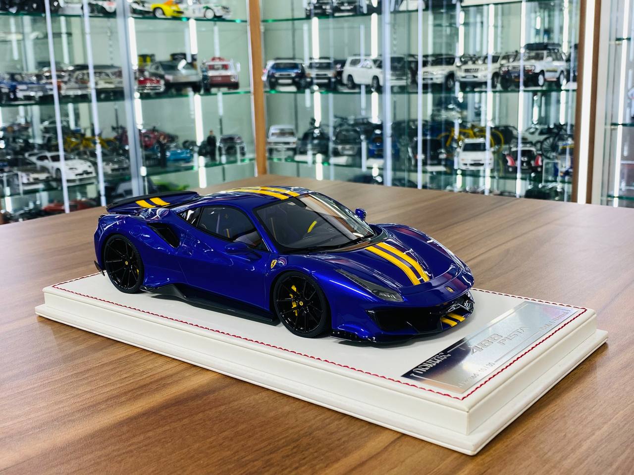 1/18 Resin Davis & Giovanni Ferrari 488 Pista in Metallic Purple - Limited Edition