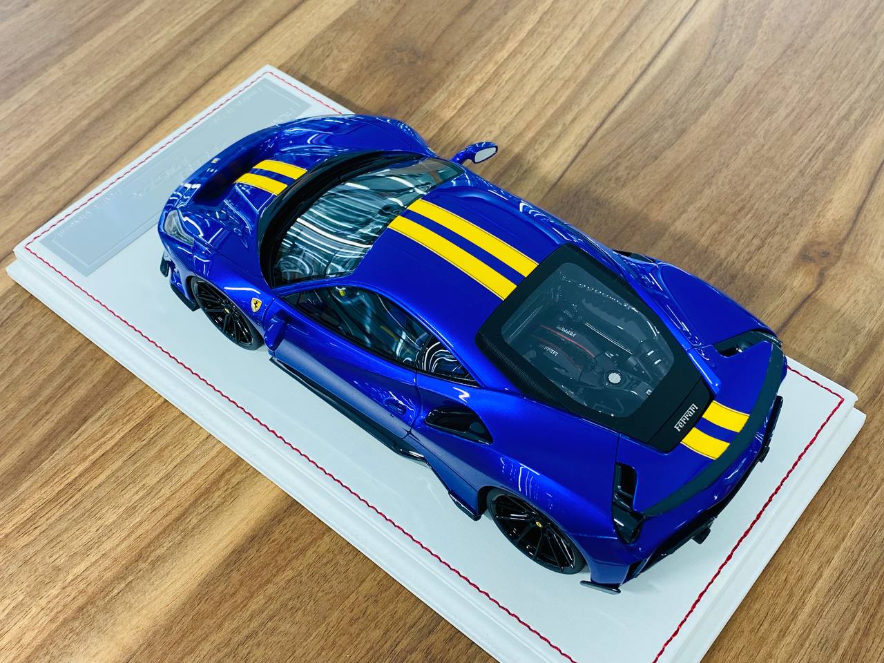 1/18 Resin Davis & Giovanni Ferrari 488 Pista in Metallic Purple - Limited Edition