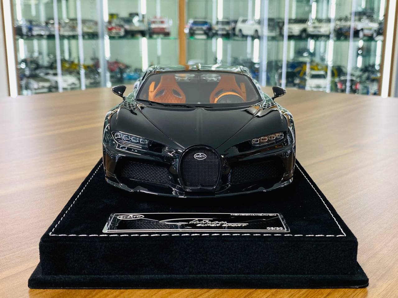 1/18 Resin H&H Bugatti Chiron Super Sport 300+ in Diamond Black - Limited Edition