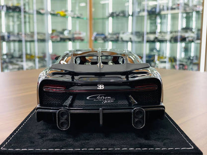 1/18 Resin H&H Bugatti Chiron Super Sport 300+ in Diamond Black - Limited Edition