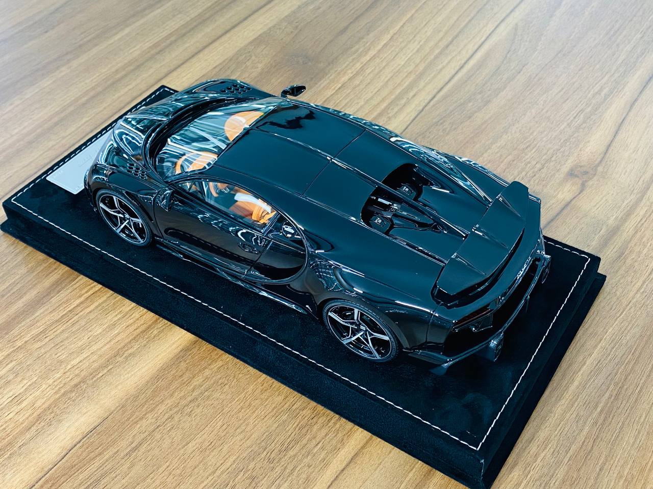 1/18 Resin H&H Bugatti Chiron Super Sport 300+ in Diamond Black - Limited Edition