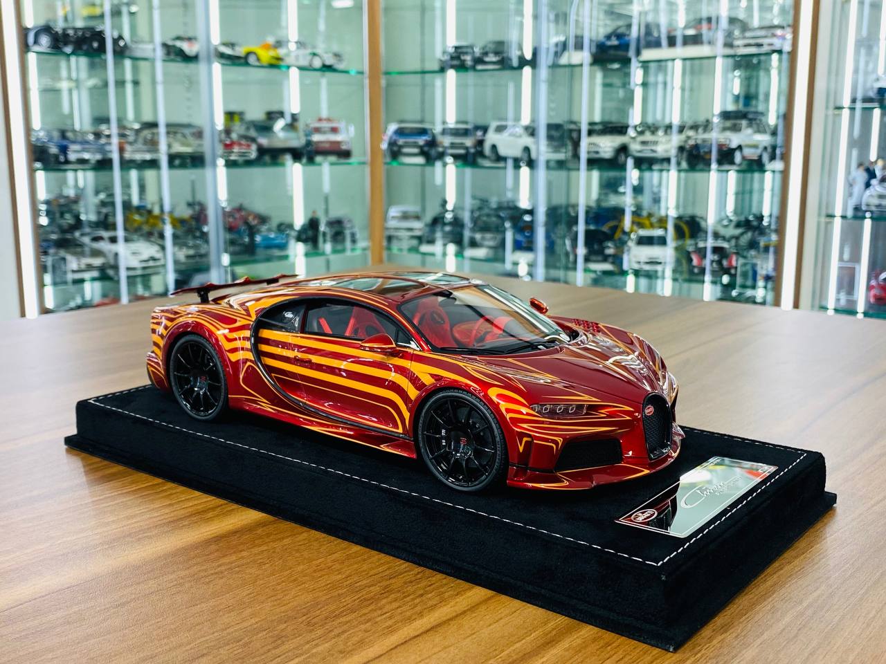 1/18 Resin H&H Bugatti Chiron Super Sport 300+ in Volcanic Red/Orange - Limited Edition