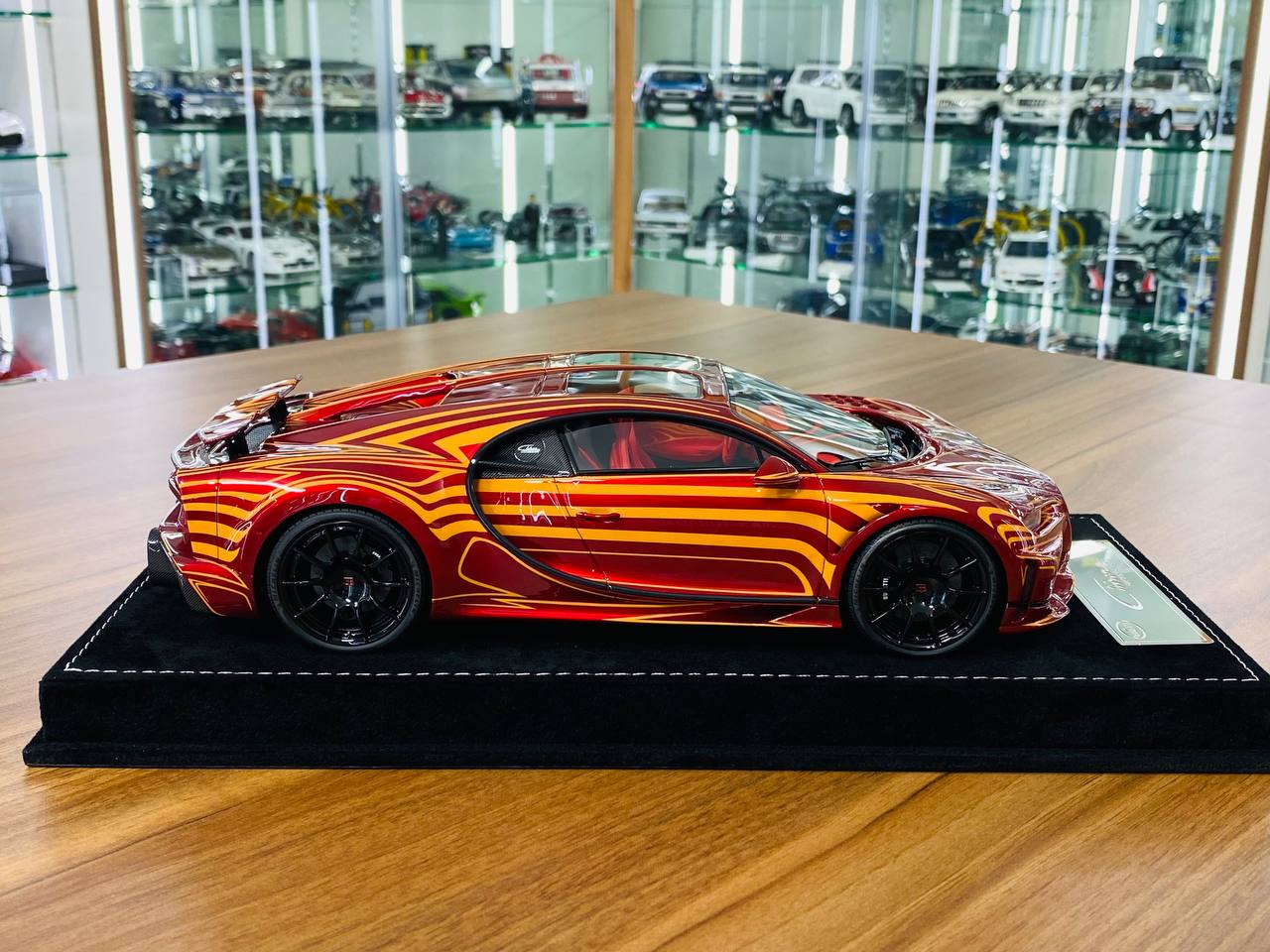 1/18 Resin H&H Bugatti Chiron Super Sport 300+ in Volcanic Red/Orange - Limited Edition