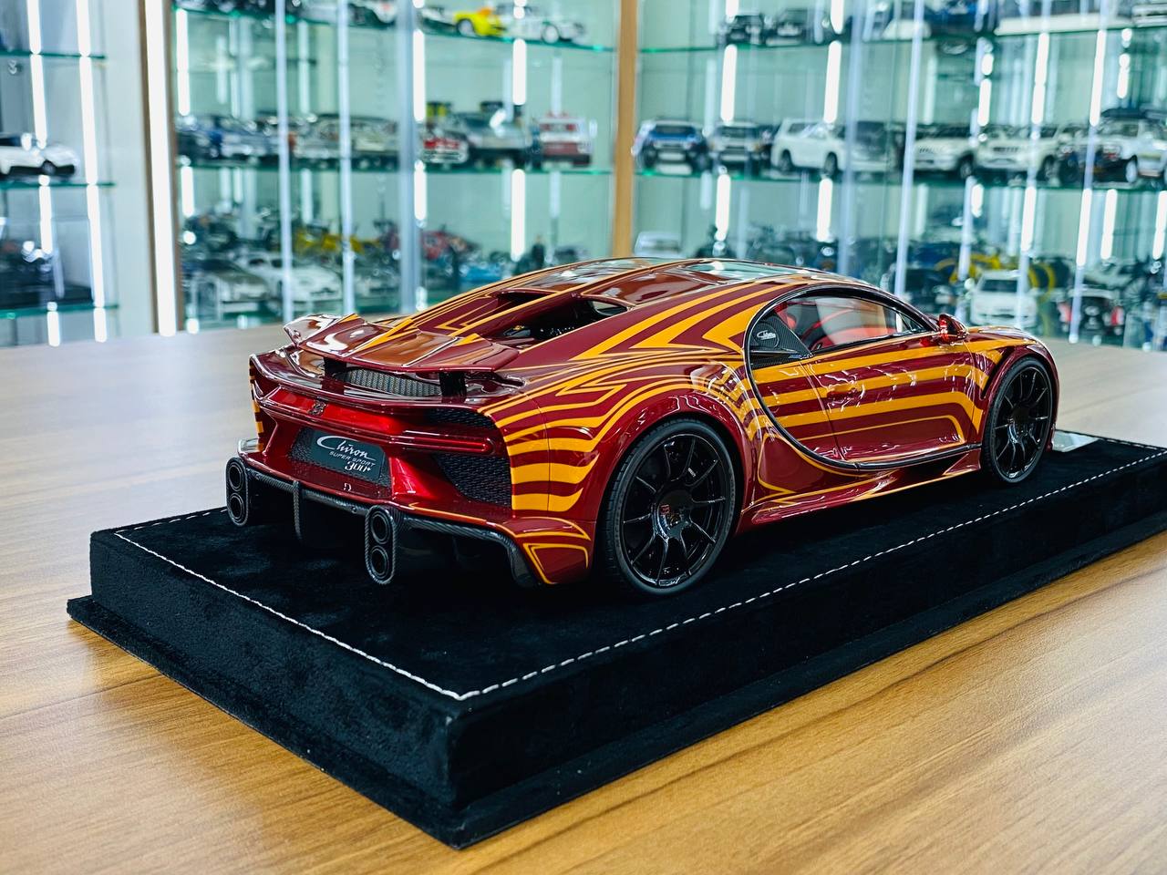 1/18 Resin H&H Bugatti Chiron Super Sport 300+ in Volcanic Red/Orange - Limited Edition