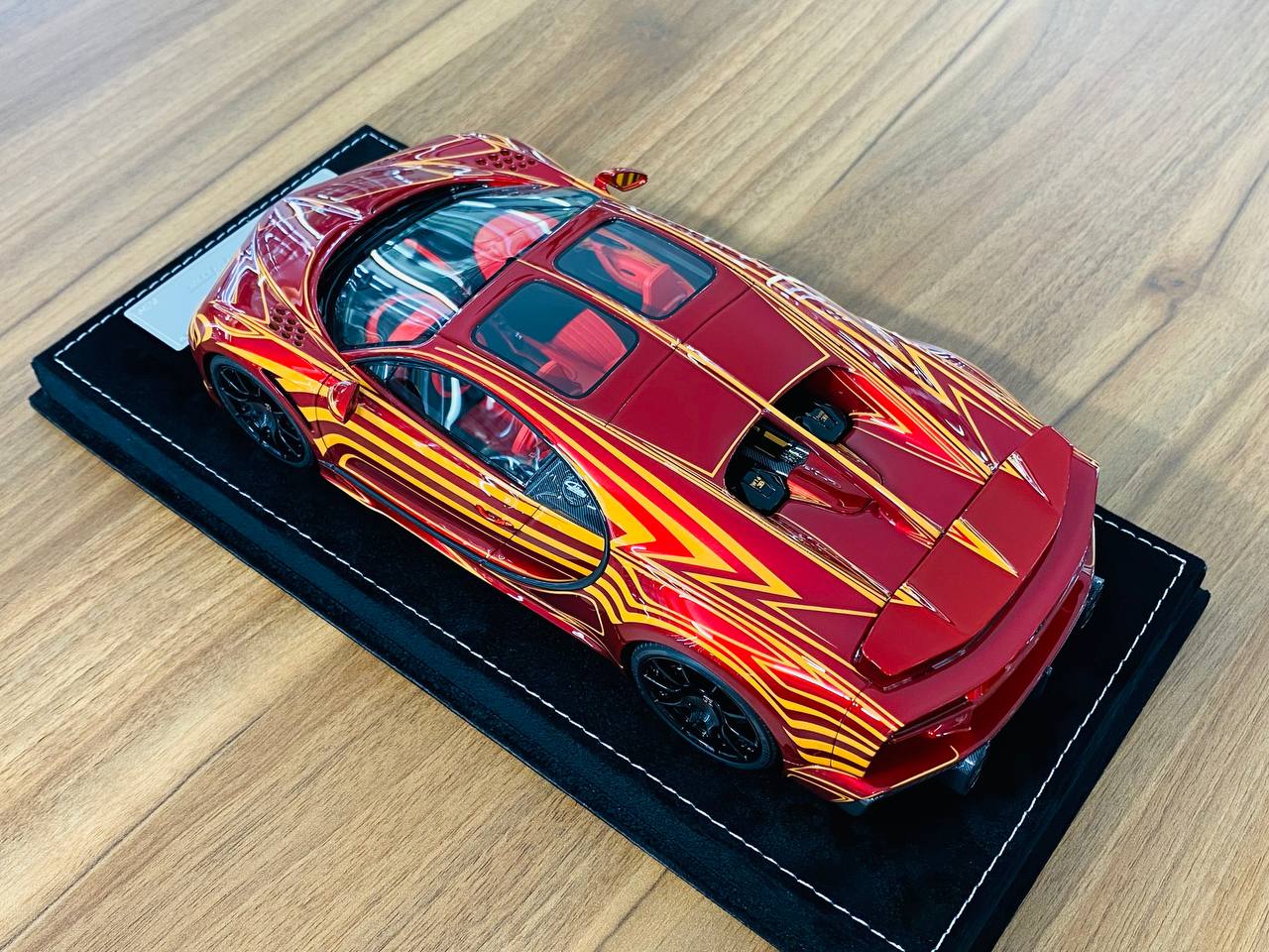 1/18 Resin H&H Bugatti Chiron Super Sport 300+ in Volcanic Red/Orange - Limited Edition