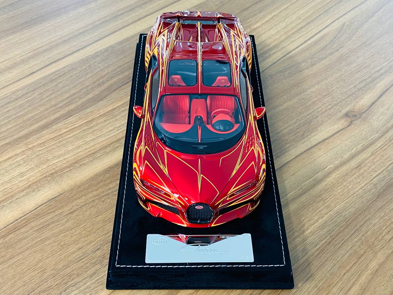 1/18 Resin H&H Bugatti Chiron Super Sport 300+ in Volcanic Red/Orange - Limited Edition