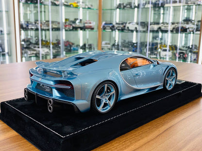 1/18 Resin H&H Bugatti Chiron Super Sport 300+ in Horizon Blue - Limited Edition