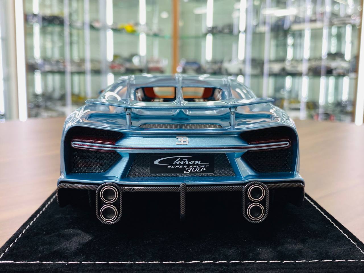 1/18 Resin H&H Bugatti Chiron Super Sport 300+ in Horizon Blue - Limited Edition