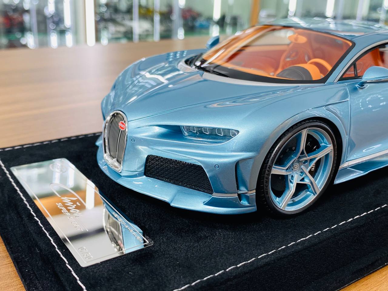 1/18 Resin H&H Bugatti Chiron Super Sport 300+ in Horizon Blue - Limited Edition