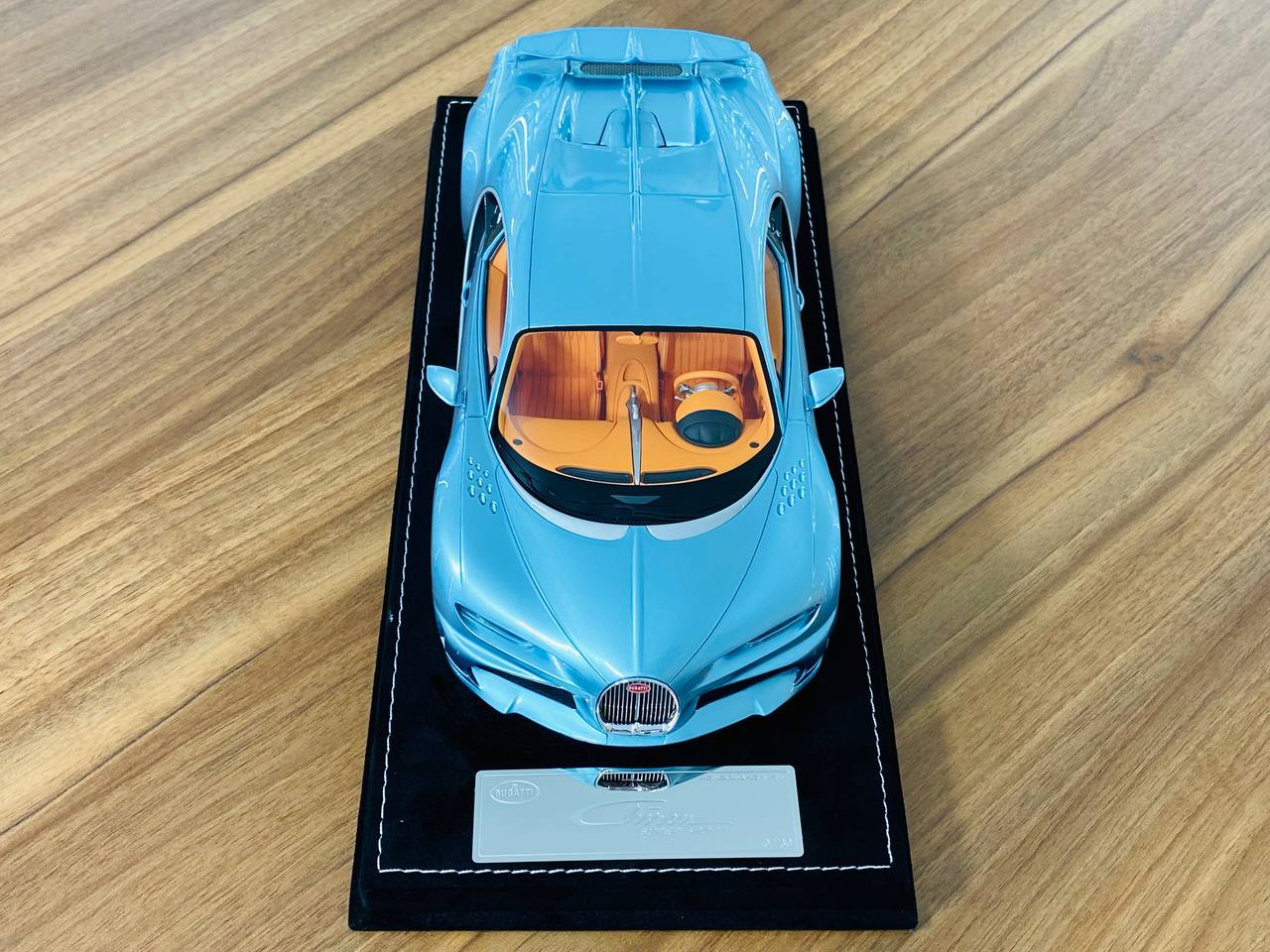 1/18 Resin H&H Bugatti Chiron Super Sport 300+ in Horizon Blue - Limited Edition