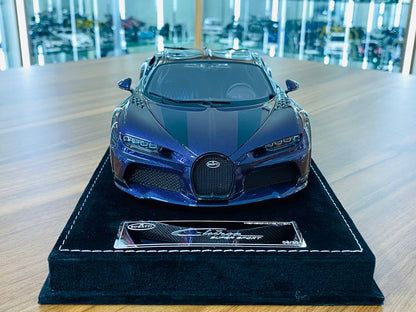 1/18 Resin H&H Bugatti Chiron Super Sport 300+ in Chameleon/Black - Limited Edition