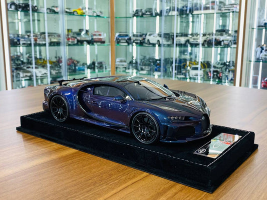 1/18 Resin H&H Bugatti Chiron Super Sport 300+ in Chameleon/Black - Limited Edition